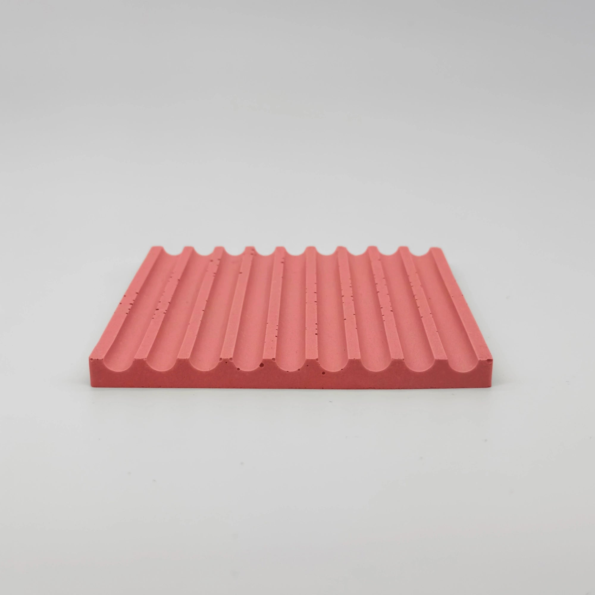 Angularis Tácek s vroubky z UHPC betonu čtvercový