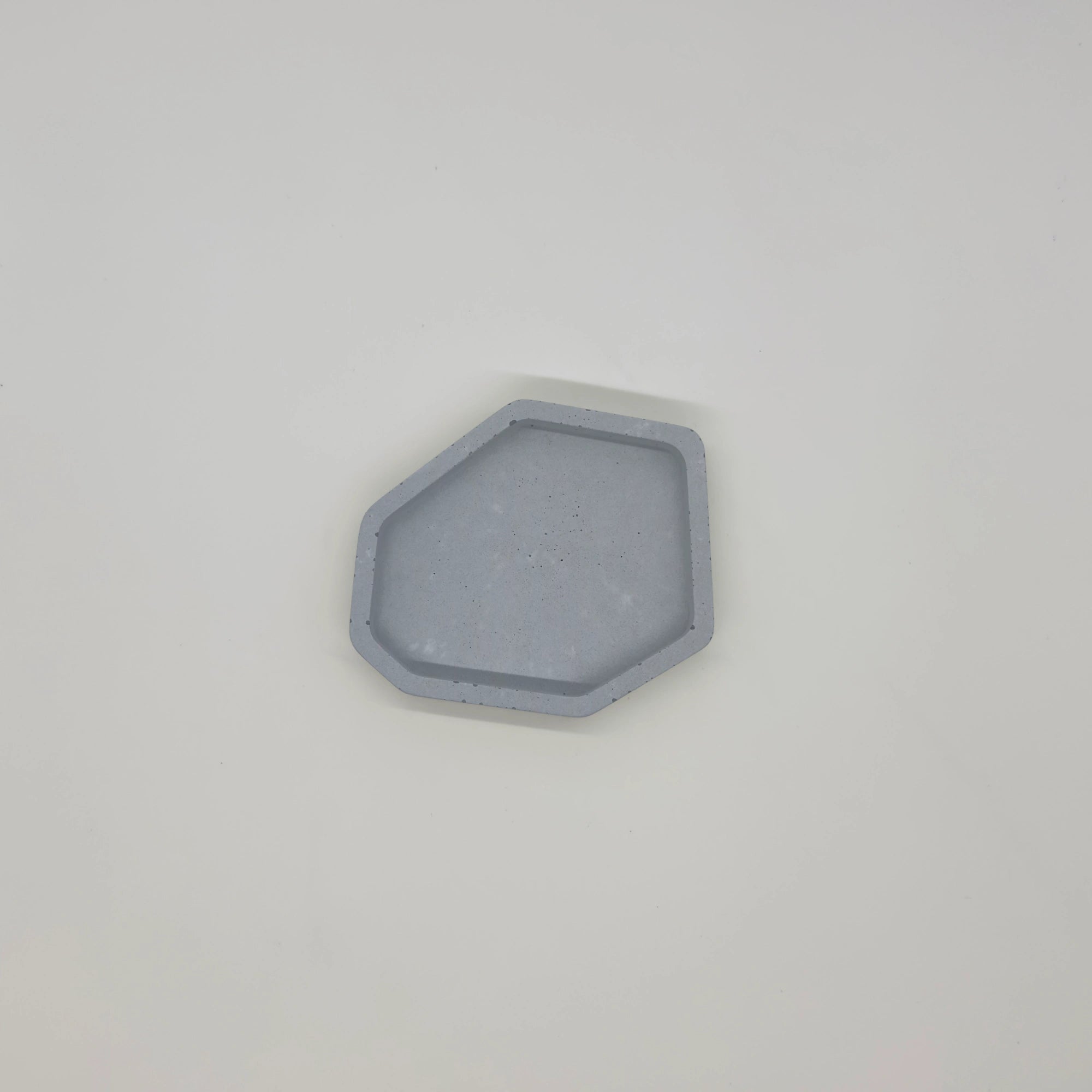 Polygon Tácek polygonální z UHPC betonu 15x12cm