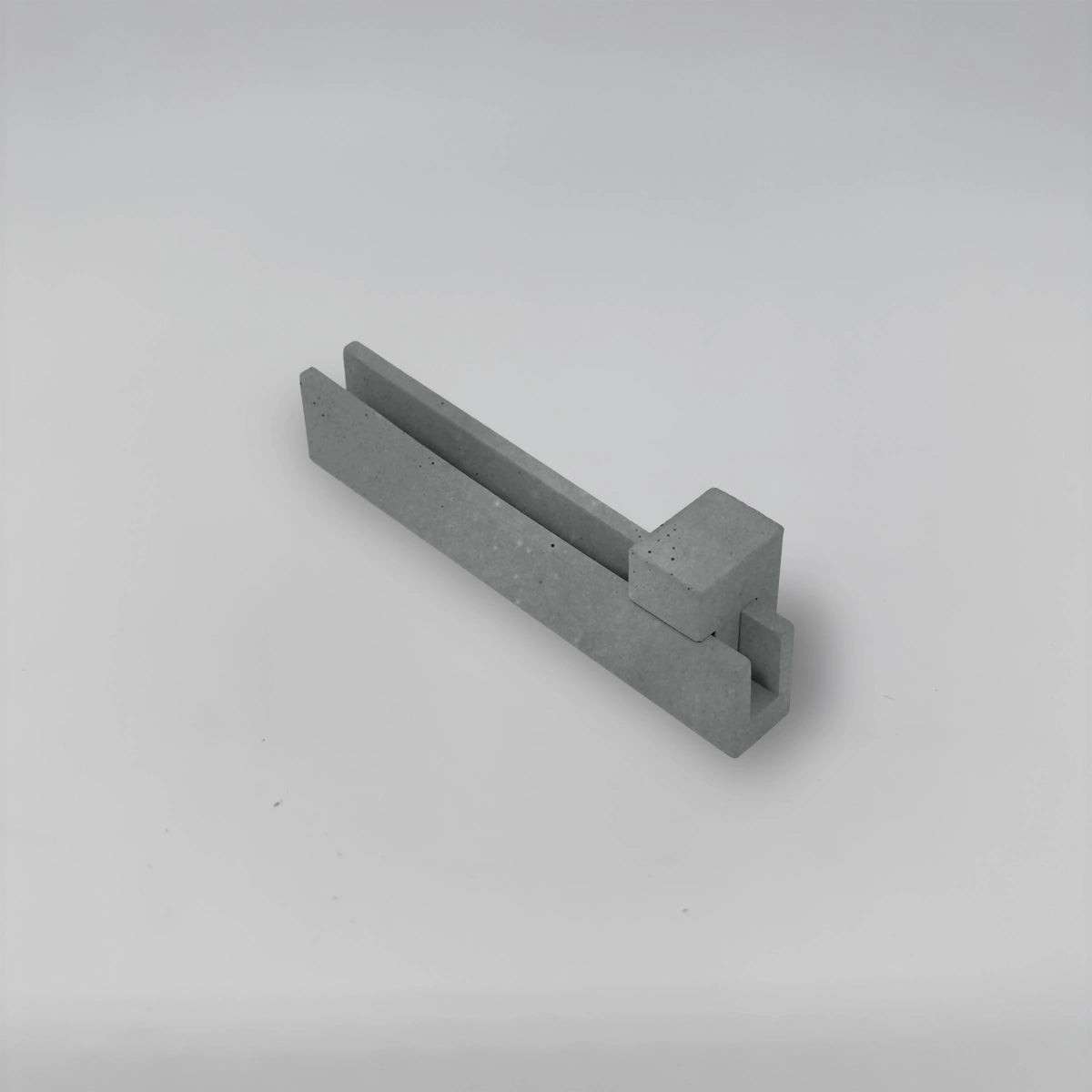 BlockBase multifunkční podstavec a držák z betonu + zarážka