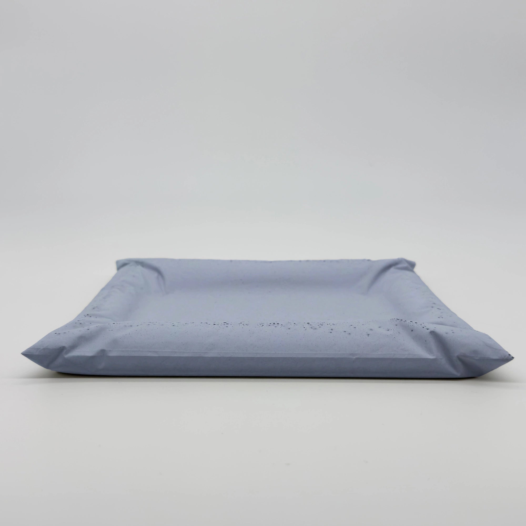 BoardCushion:Beton Polštářový Podnos z UHPC betonu