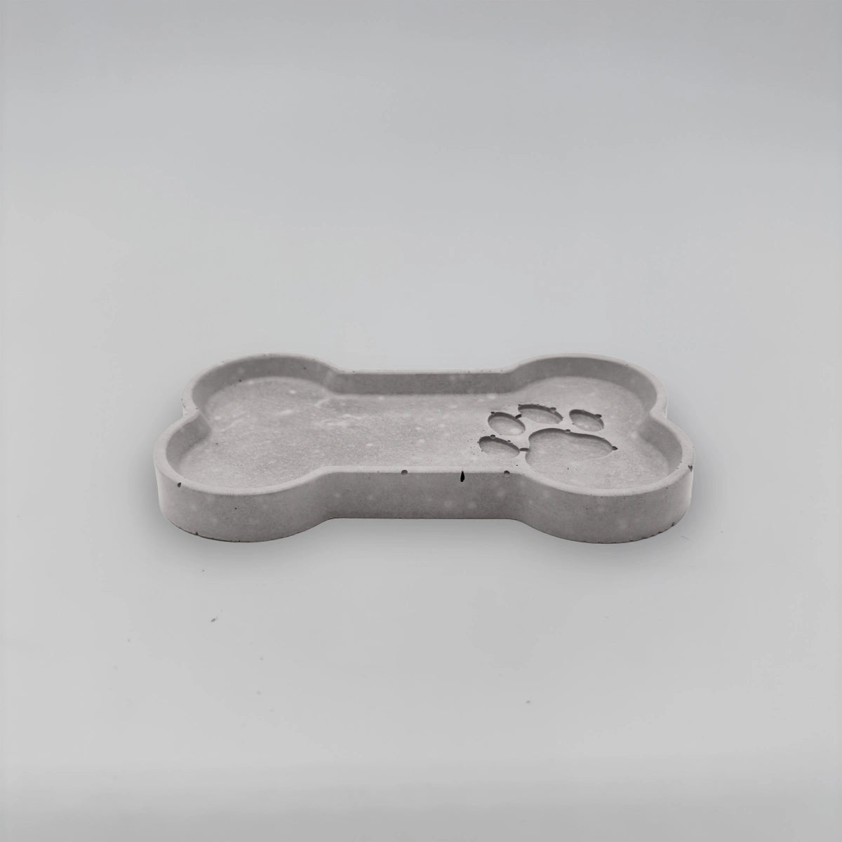 Bone Kostička tácek na granule a pamlsky z betonu