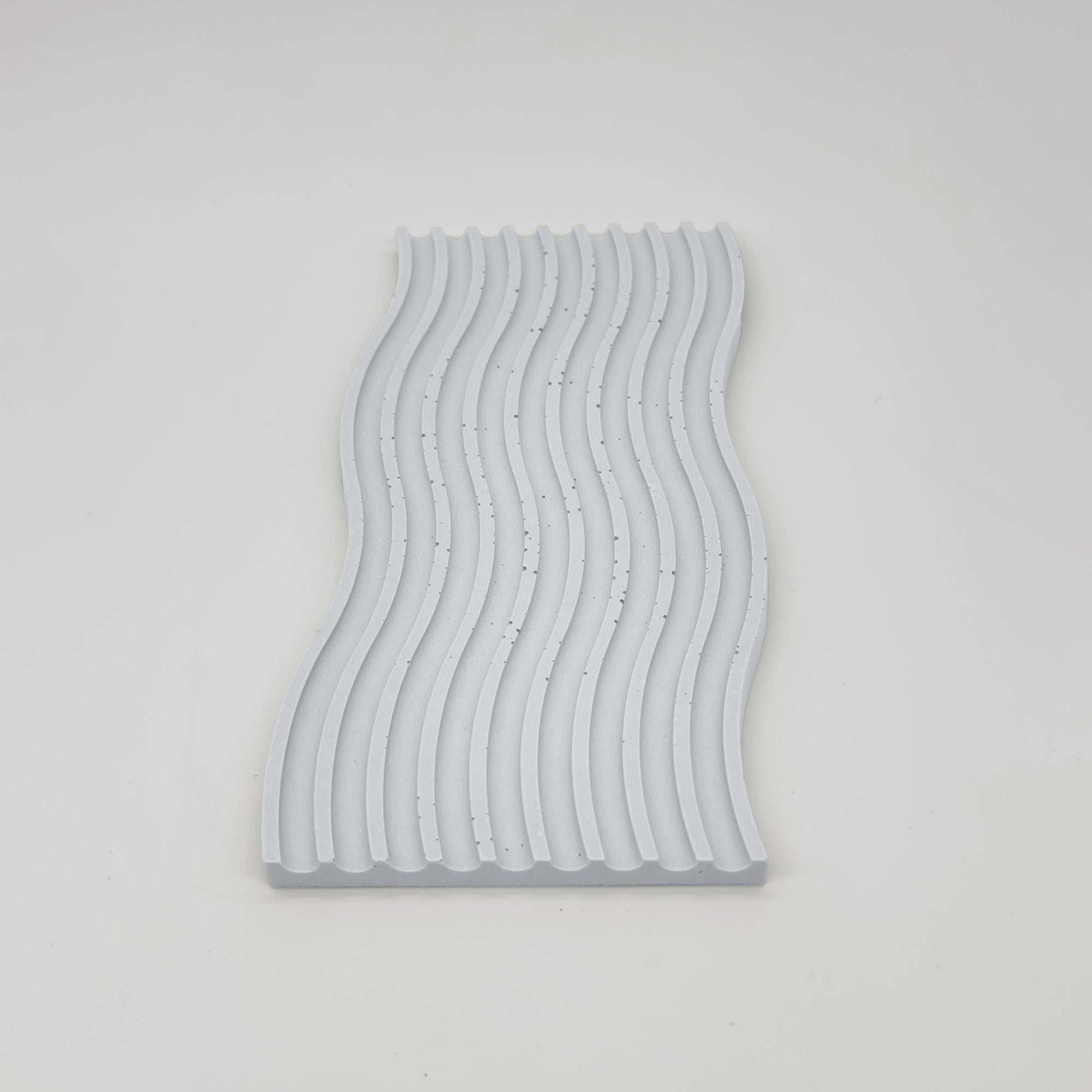 Fluctus Tác vlnitý obdélník s vroubky z UHPC betonu