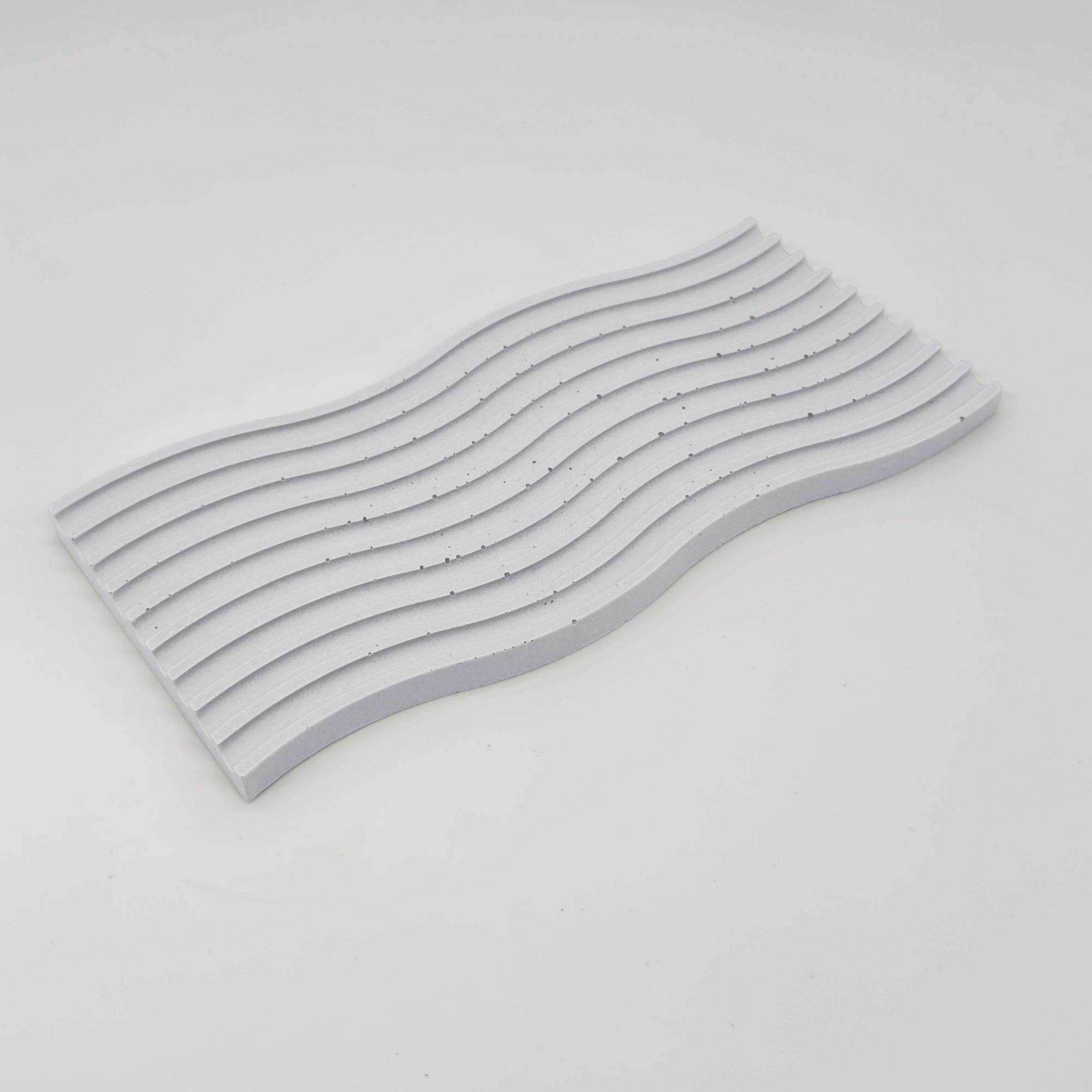 Fluctus Tác vlnitý obdélník s vroubky z UHPC betonu