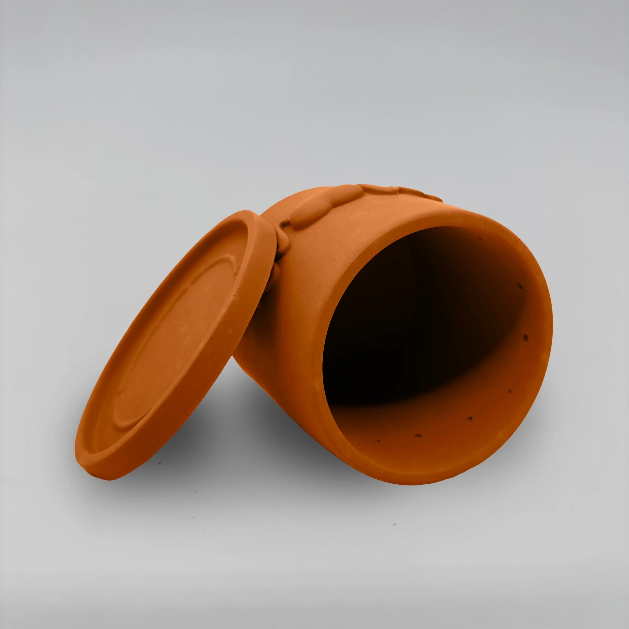 Pot ,Mom, Květináček s drenáží z betonu + podtácek