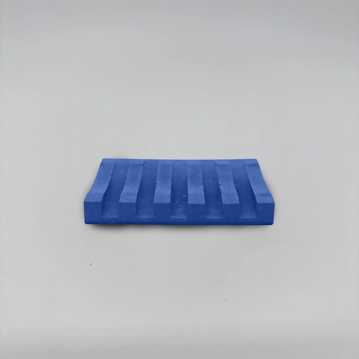 SoapRack Mýdelník Podložka pod mýdlo z betonu s drážkami