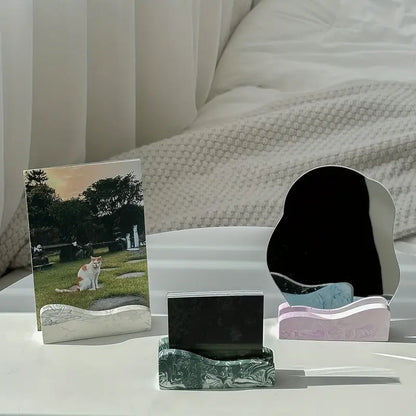 WaveBase multifunkční podstavec a držák zvlněný z betonu