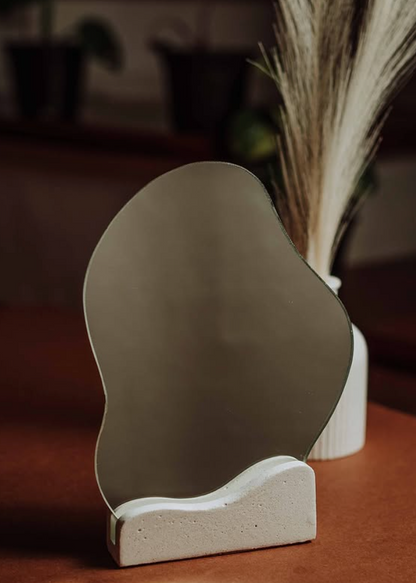 WaveBase multifunkční podstavec a držák zvlněný z betonu