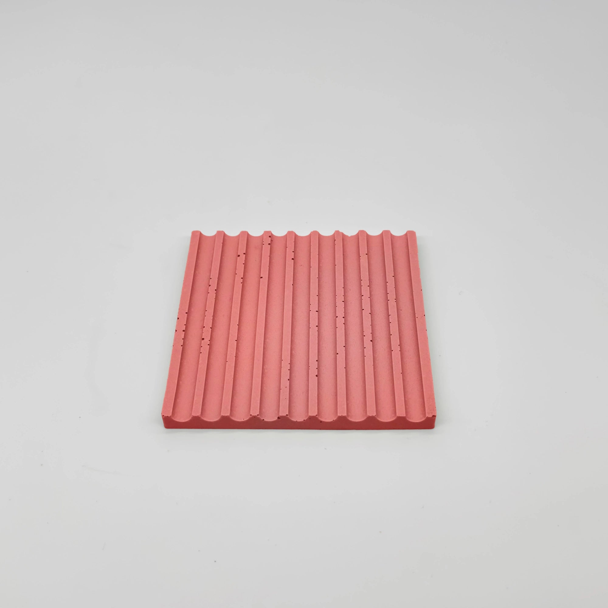 Angularis Tácek s vroubky z UHPC betonu čtvercový