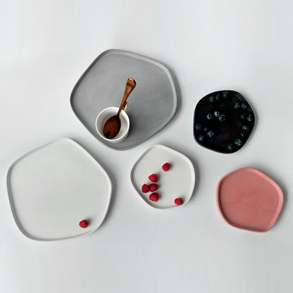 Anomala Podnos asymetrický z UHPC betonu 42x26cm