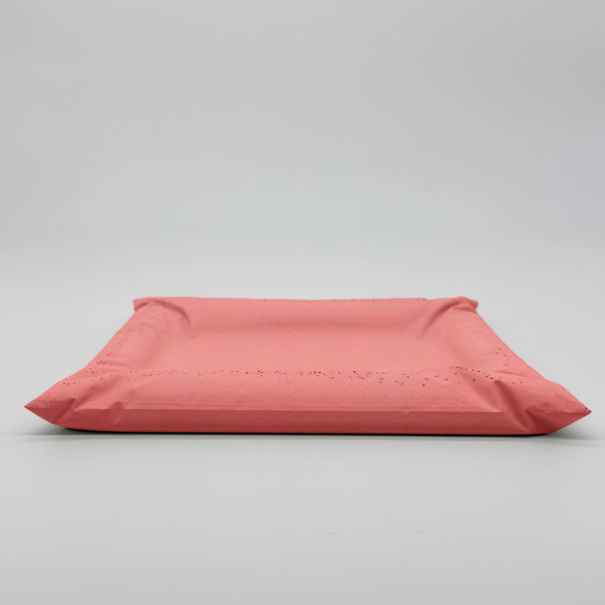 BoardCushion:Beton Polštářový Podnos z UHPC betonu