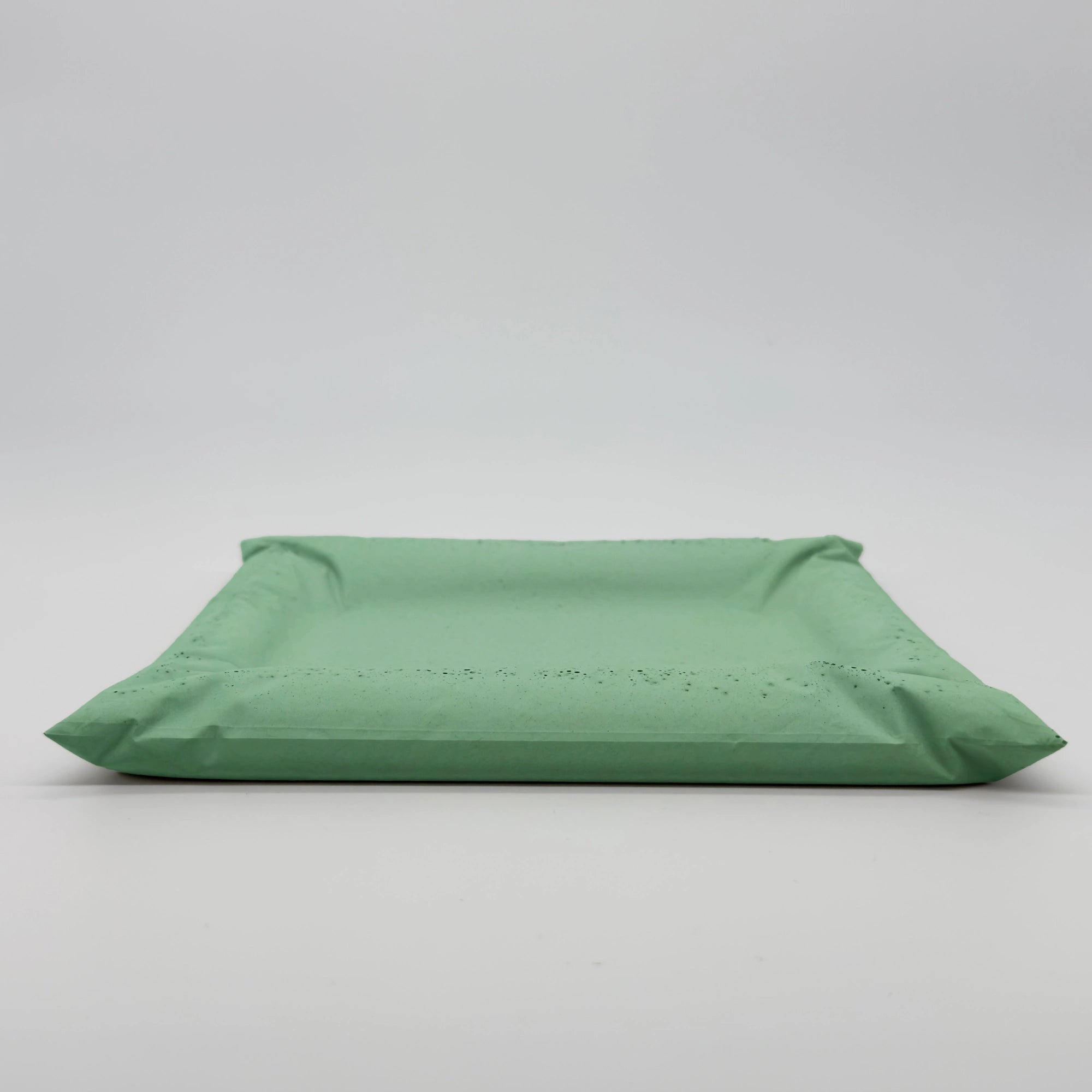 BoardCushion:Beton Polštářový Podnos z UHPC betonu