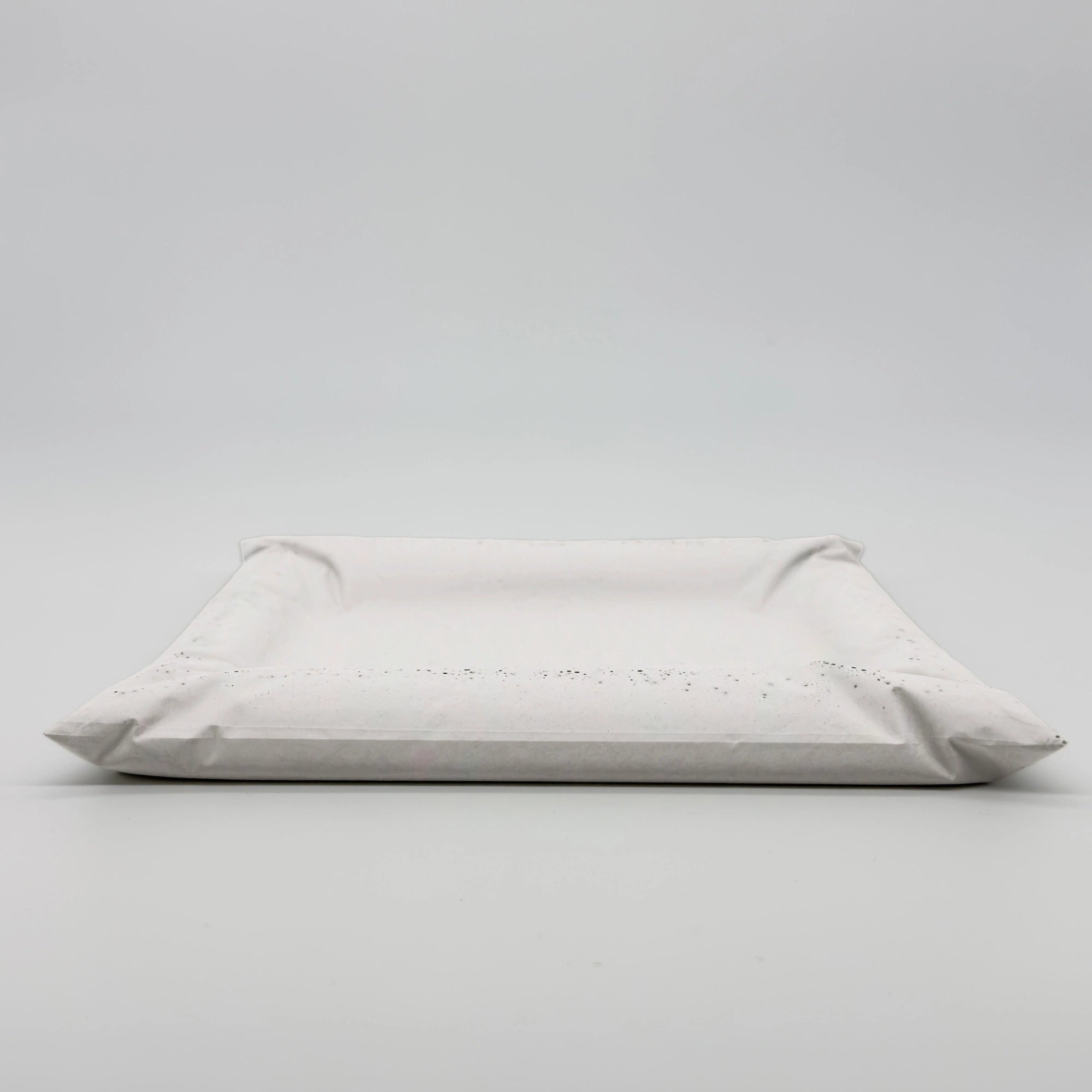 BoardCushion:Beton Polštářový Podnos z UHPC betonu