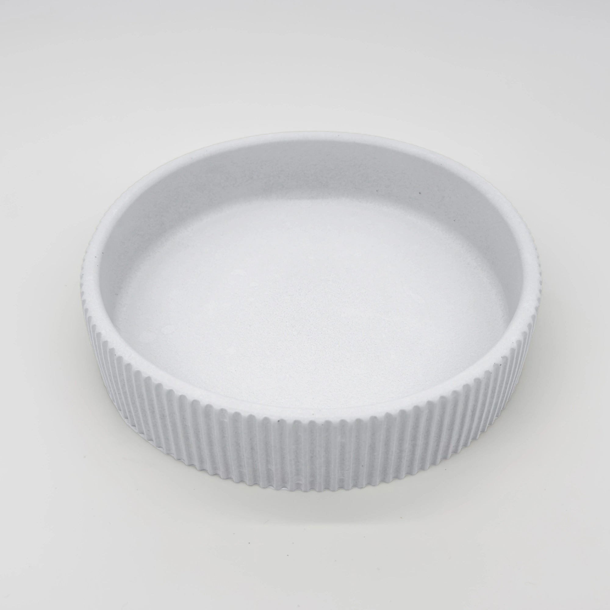 Carinis Mísa s plochým dnem s vroubkovaným okrajem z UHPC betonu kulatá