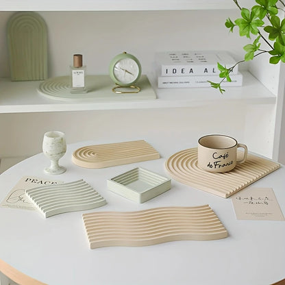 Fluctus Tác vlnitý obdélník s vroubky z UHPC betonu