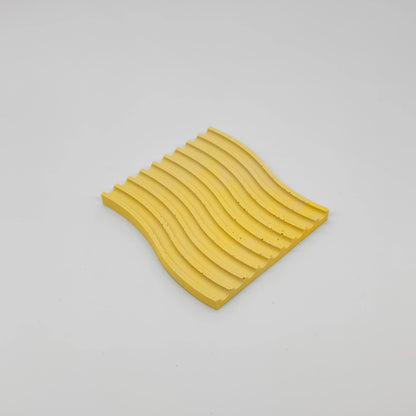 Fluctus Tácek vlnitý čtverec s vroubky z UHPC betonu