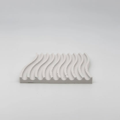 Fluctus Tácek vlnitý čtverec s vroubky z UHPC betonu