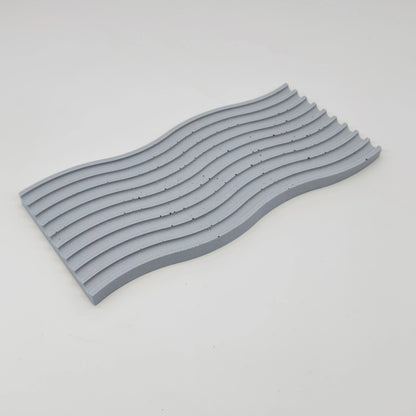 Fluctus Tác vlnitý obdélník s vroubky z UHPC betonu