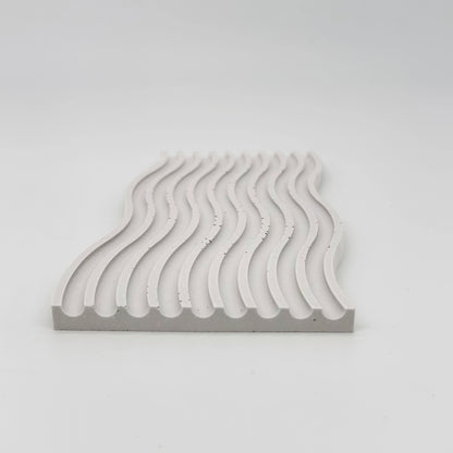 Fluctus Tác vlnitý obdélník s vroubky z UHPC betonu