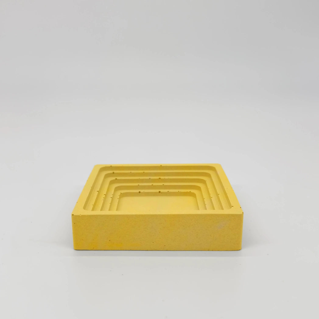 Gradus Tácek se schodovým okrajem z UHPC betonu