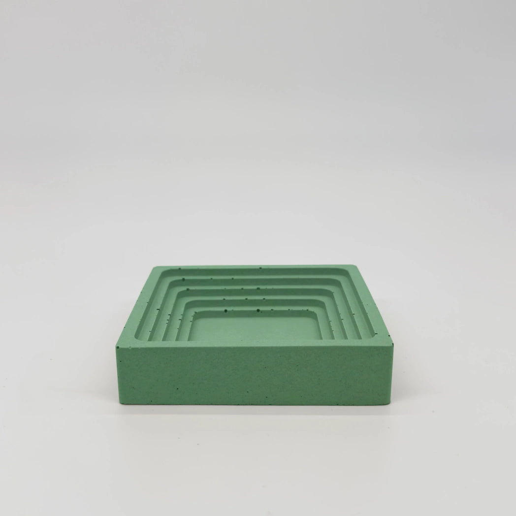 Gradus Tácek se schodovým okrajem z UHPC betonu