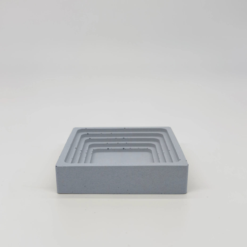 Gradus Tácek se schodovým okrajem z UHPC betonu