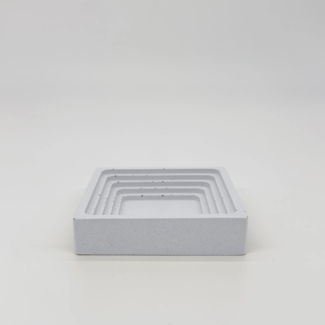 Gradus Tácek se schodovým okrajem z UHPC betonu