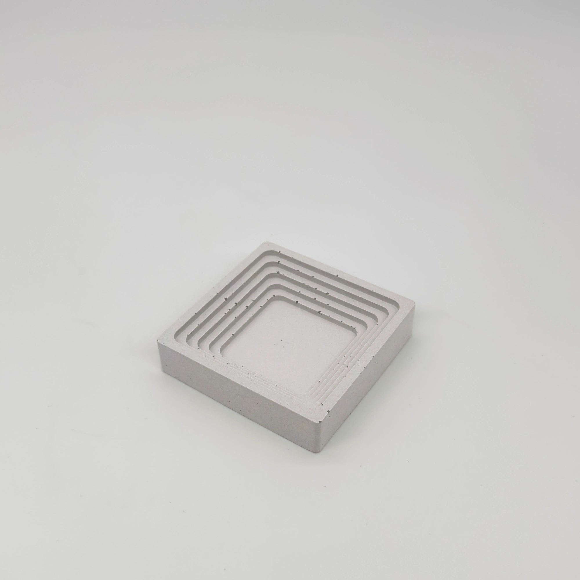 Gradus Tácek se schodovým okrajem z UHPC betonu