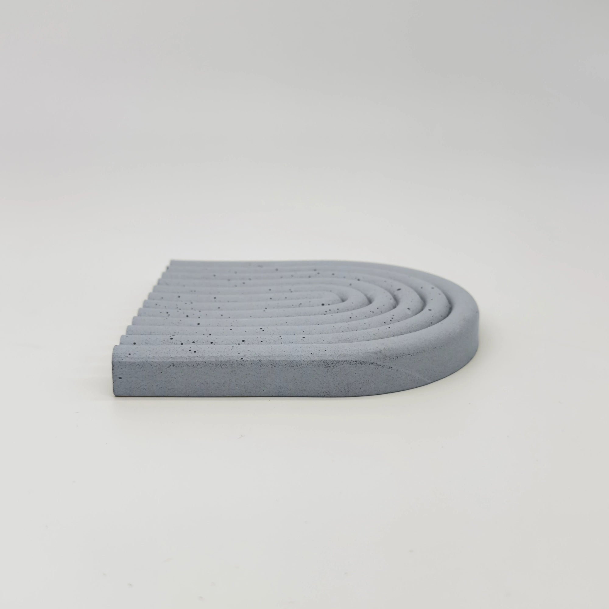 Iris Tác odkládací duha vroubkovaný z UHPC betonu
