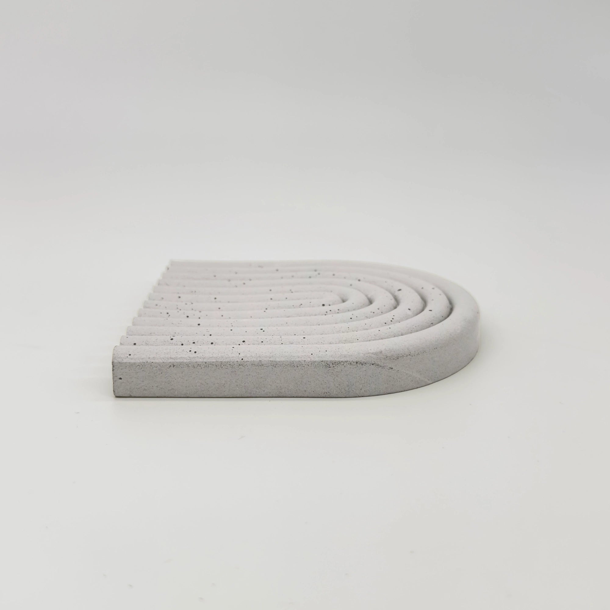 Iris Tác odkládací duha vroubkovaný z UHPC betonu