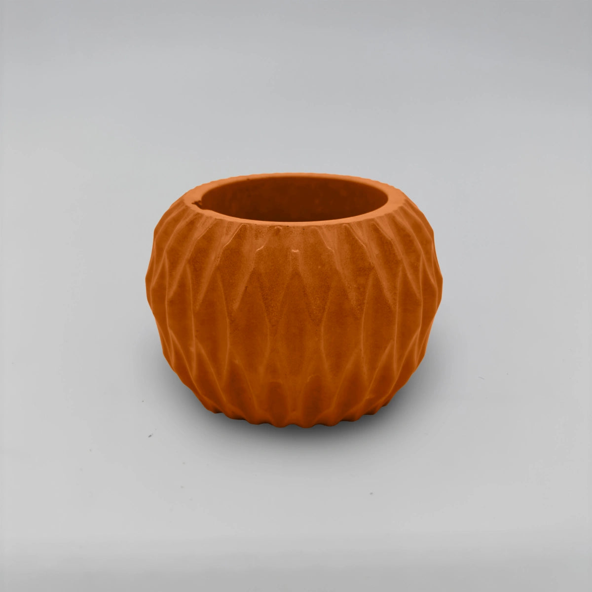 Paralel Nádobka z betonu s geometrickým vzorováním