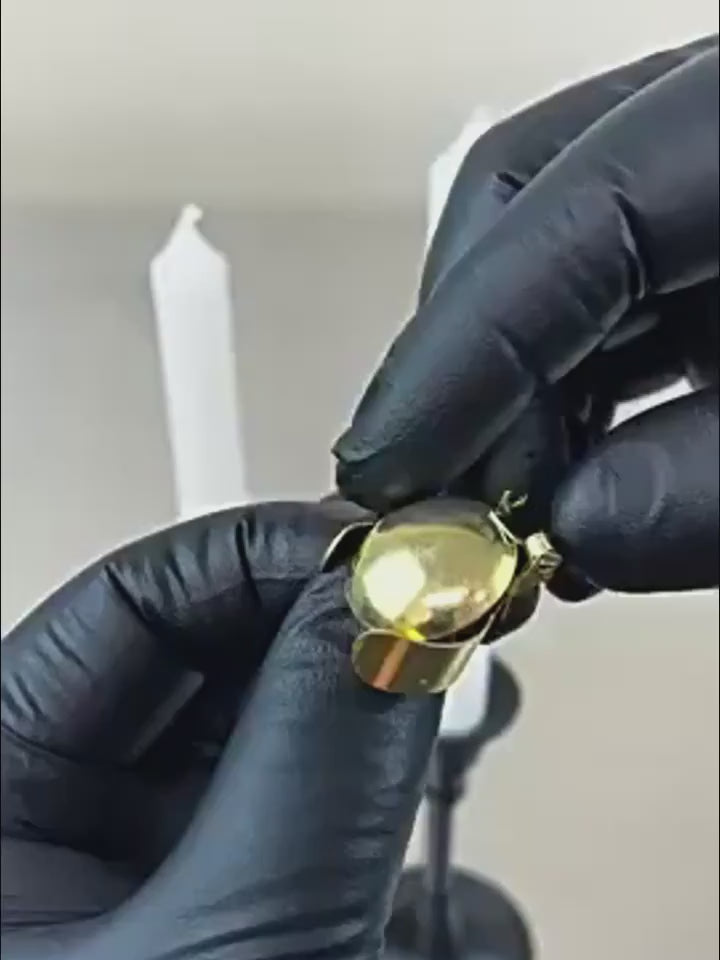 Automatické zhášedlo pro samo-hašení svícnů