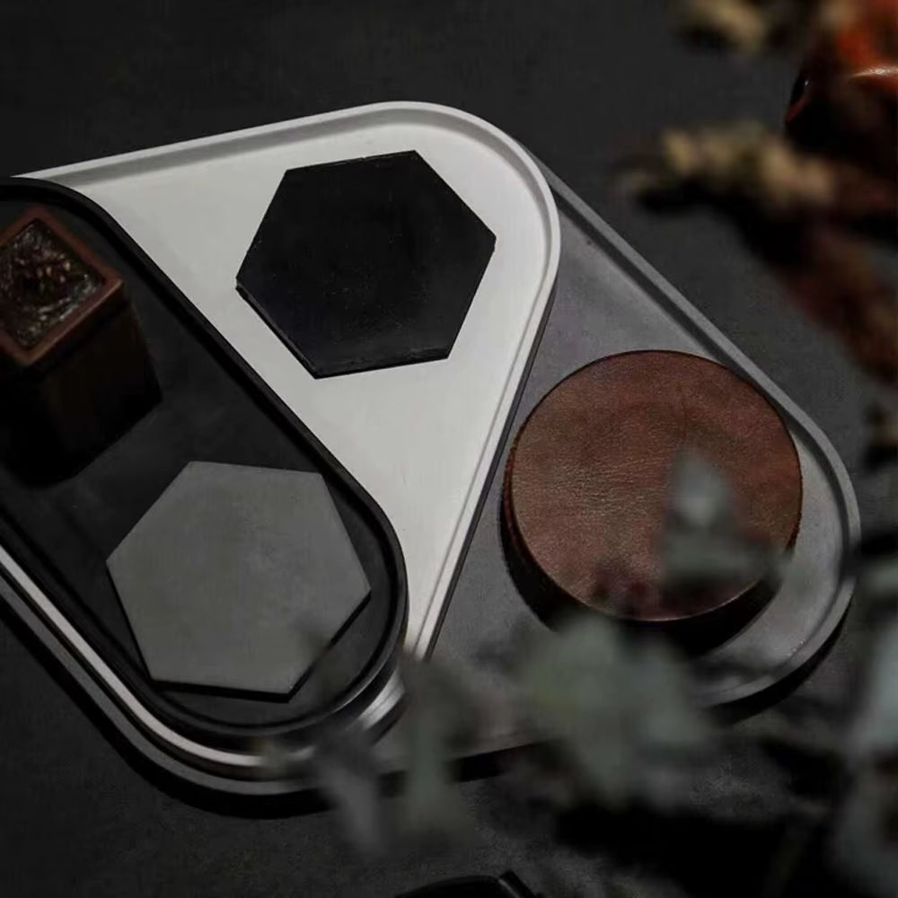 Rounder Podtácek s hranou z UHPC betonu kulatý 10cm