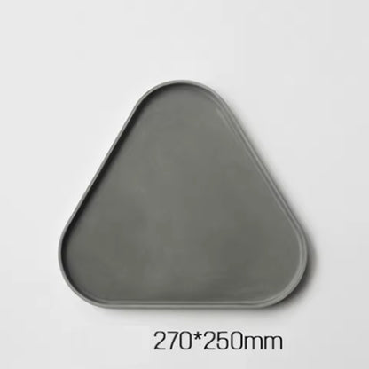 Rounder Tác a podnos s hranou z UHPC betonu trojúhelníkový 27x25cm