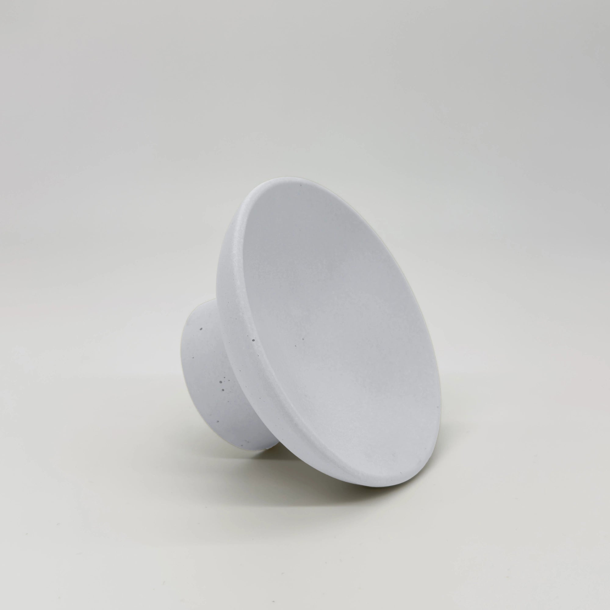 ShroomTray Tácek na noze z UHPC betonu