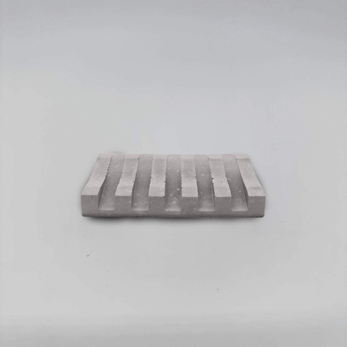 SoapRack Mýdelník Podložka pod mýdlo z betonu s drážkami