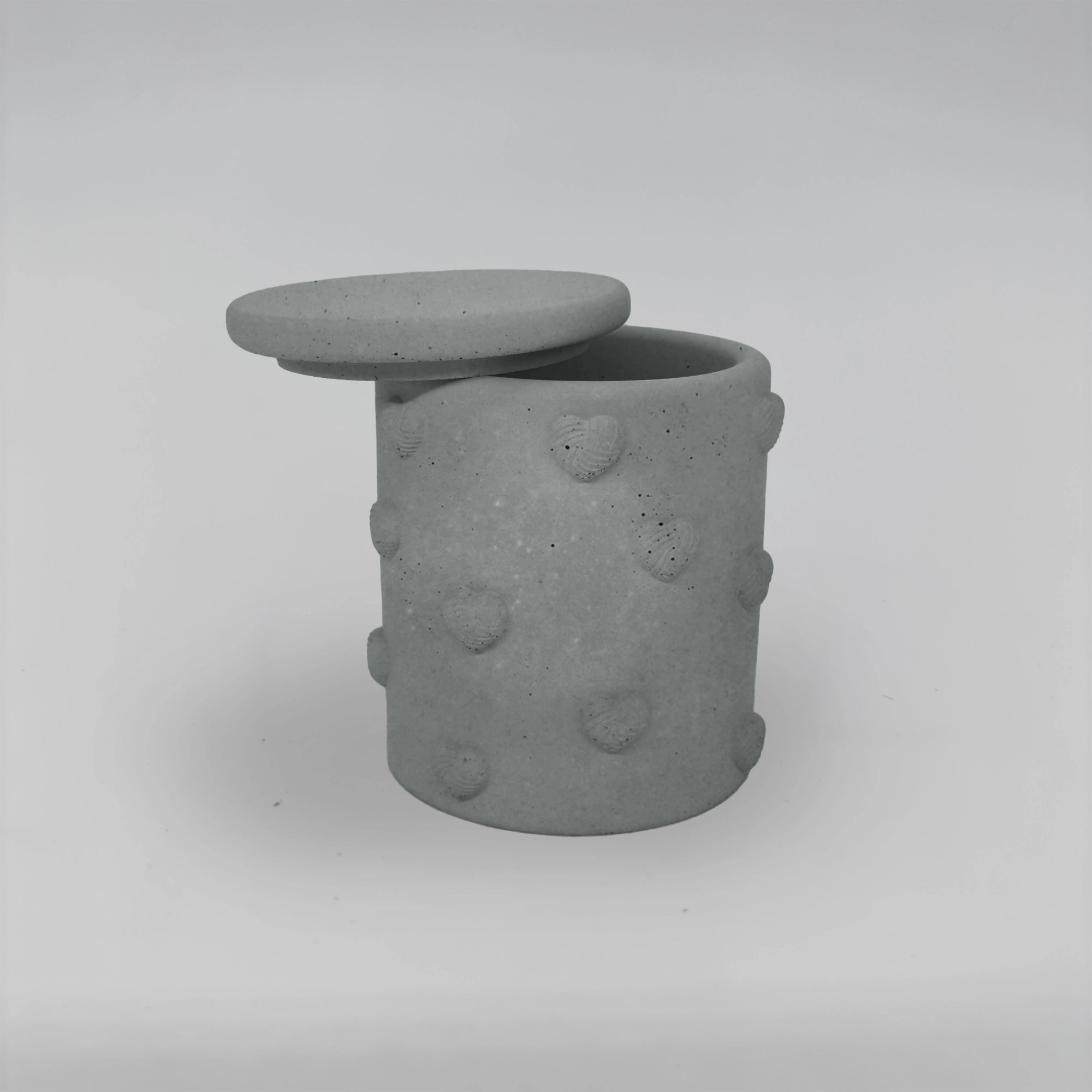 Boîte à cœurs Nádobka se srdíčky z betonu + víčko