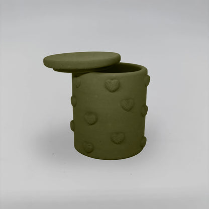 Boîte à cœurs Nádobka se srdíčky z betonu + víčko