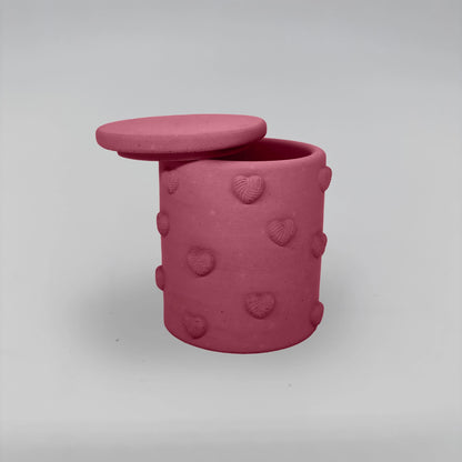Boîte à cœurs Nádobka se srdíčky z betonu + víčko