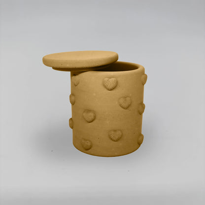 Boîte à cœurs Nádobka se srdíčky z betonu + víčko