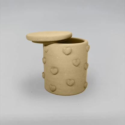 Boîte à cœurs Nádobka se srdíčky z betonu + víčko