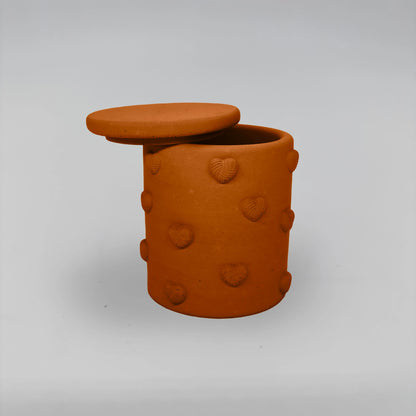 Boîte à cœurs Nádobka se srdíčky z betonu + víčko