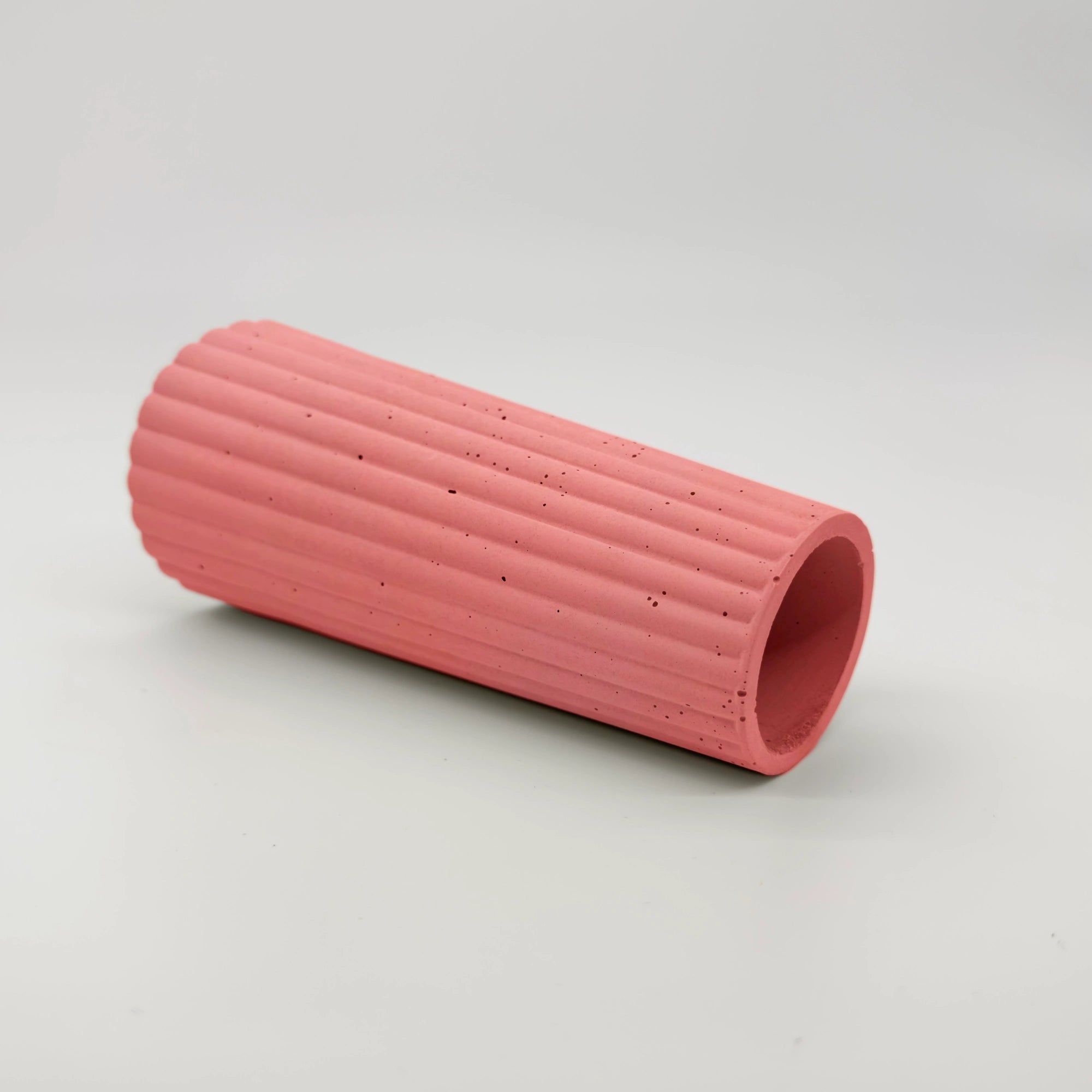 Vasum Váza s vroubky z UHPC betonu kuželová