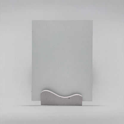 WaveBase multifunkční podstavec a držák zvlněný z betonu